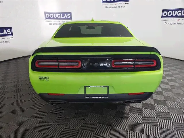 Dodge Challenger SRT Hellcat-4