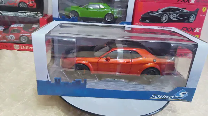 Dodge Challenger SRT Hellcat Redeye Widebody 2020 Solido  1/18 S1805703 Orange and Black