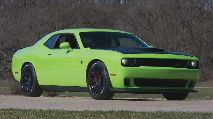 Dodge Challenger RT American muscle car. моделька масштаб 1.18