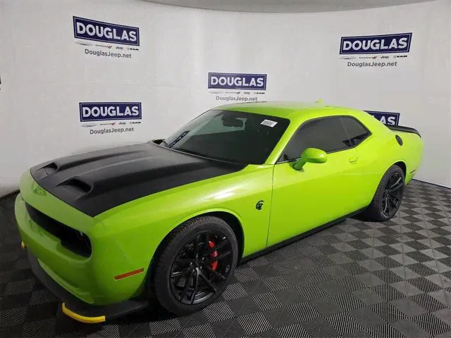 Dodge Challenger SRT Hellcat-0