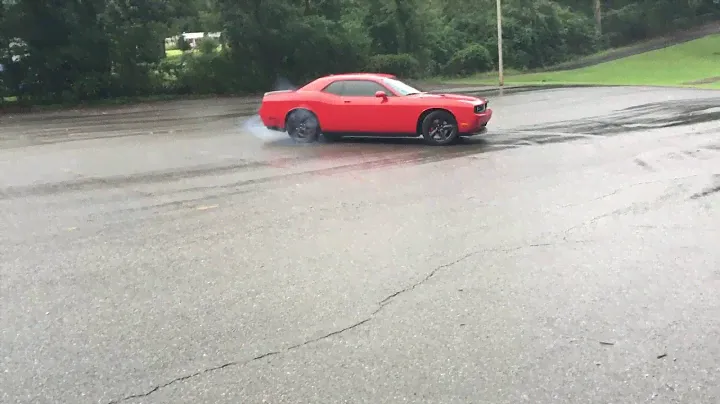 2009 SRT8 Challenger donuts